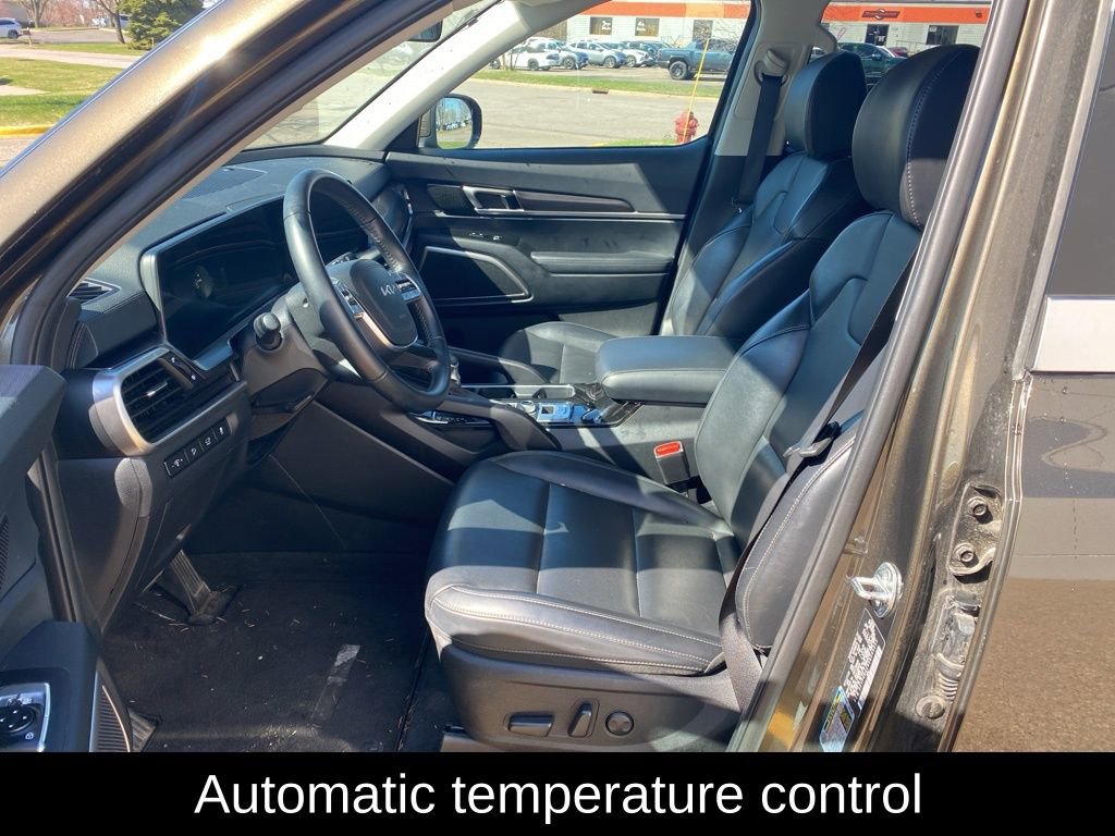 Used 2025 Kia Telluride S image 9