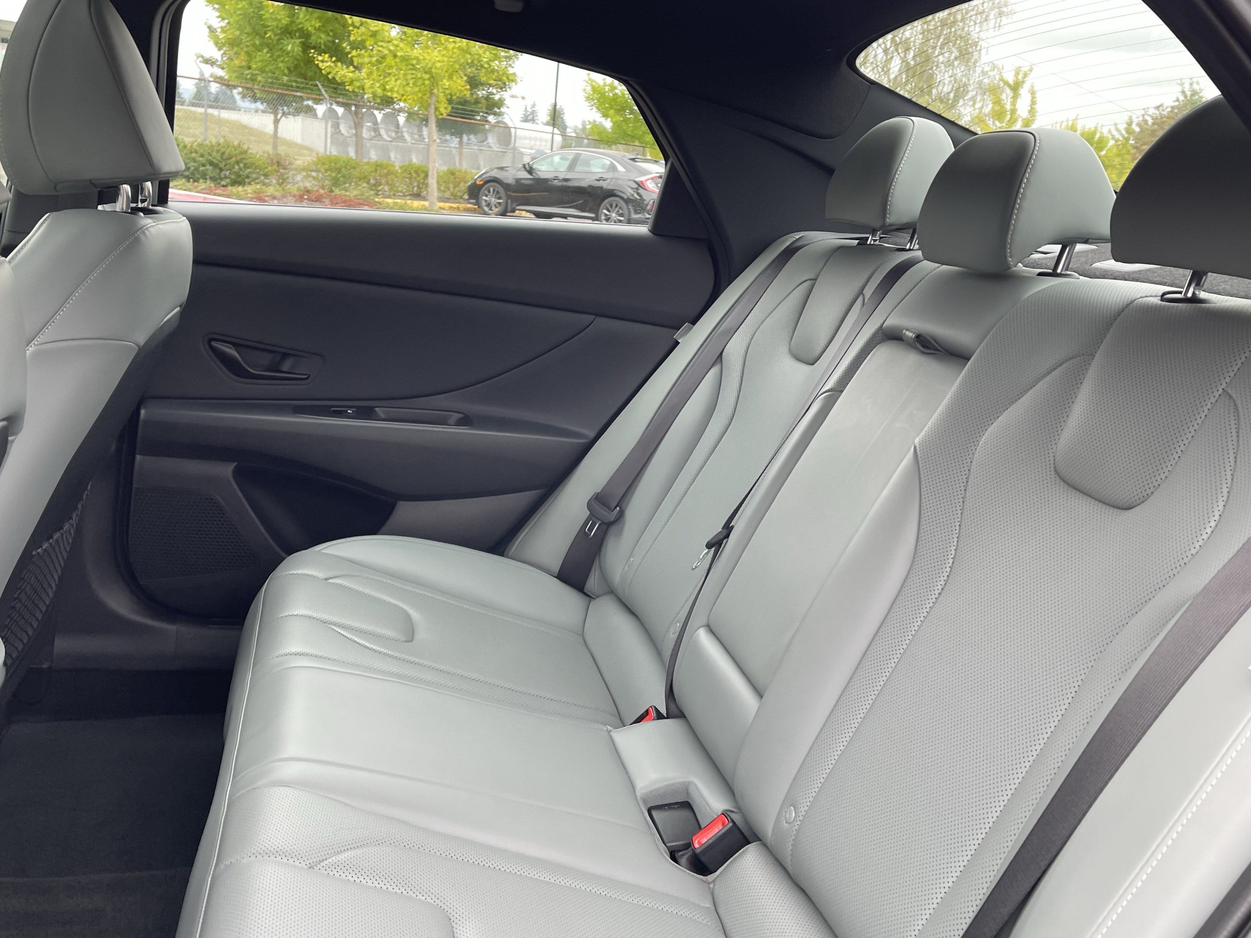 Used 2024 Hyundai Elantra Limited FWD image 15