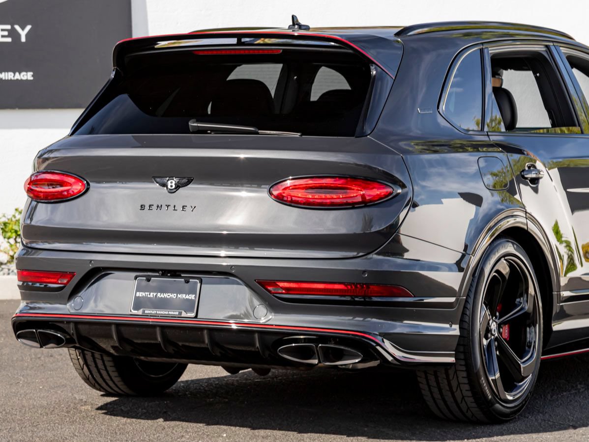 Certified 2025 Bentley Bentayga AWD/4WD image 12