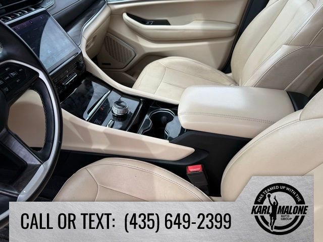 Used 2022 Jeep Grand Cherokee L Limited AWD/4WD image 23