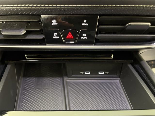 Used 2024 Volkswagen Atlas SE w/ Black Wheel Package image 27