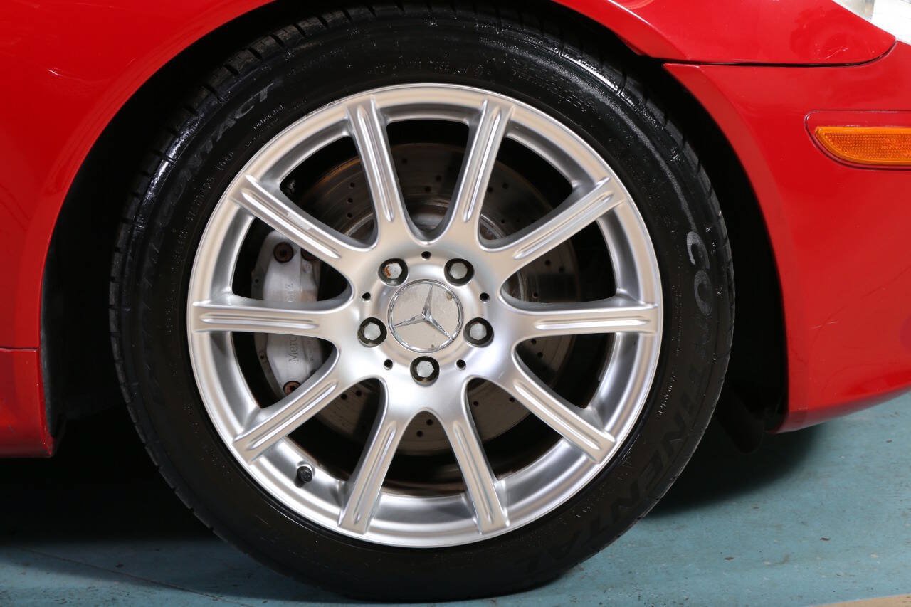 Used 2005 Mercedes-Benz SLK 350 w/ Entertainment Pkg image 18