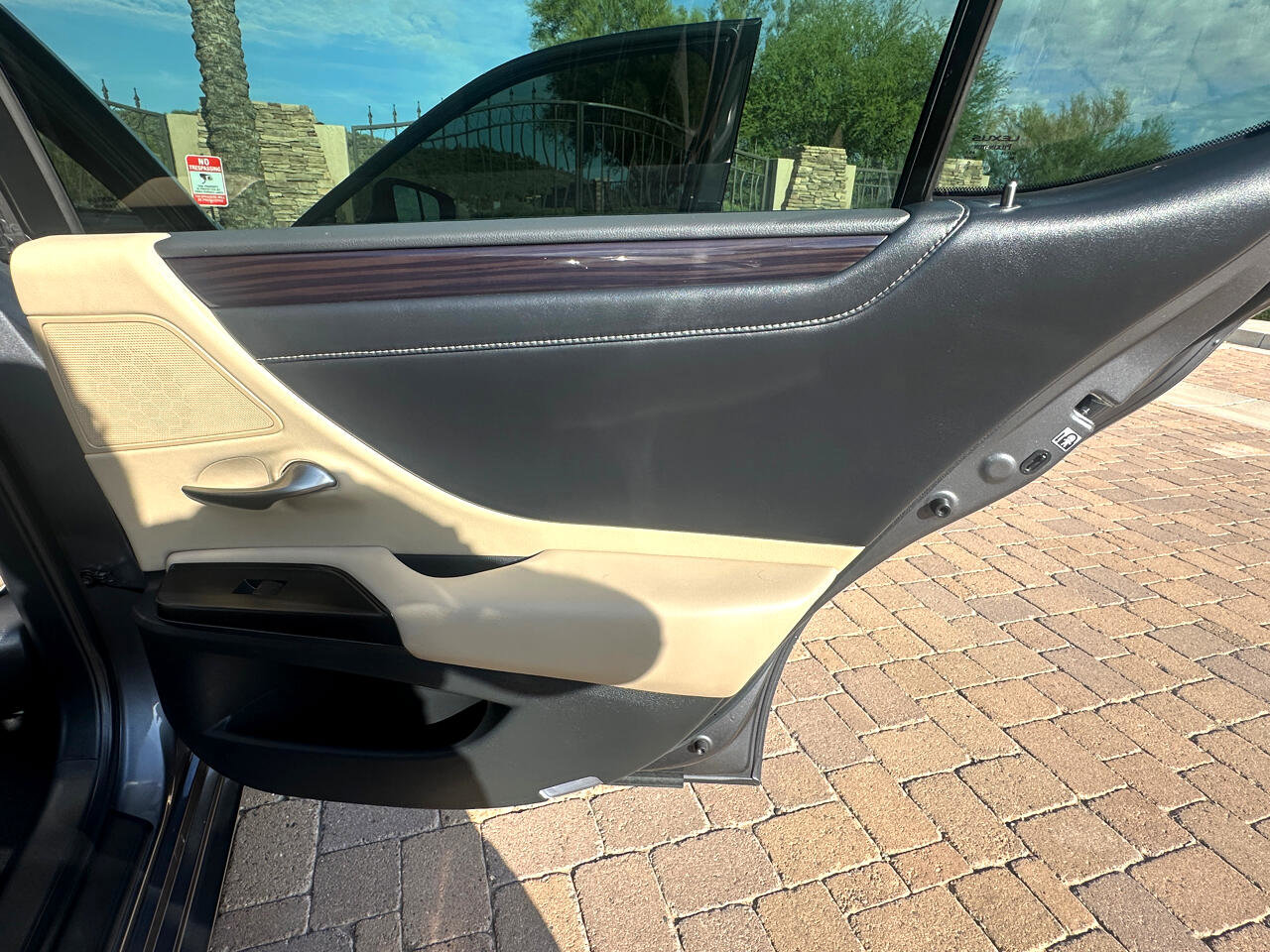 Used 2020 Lexus ES 350 w/ Luxury Package image 25