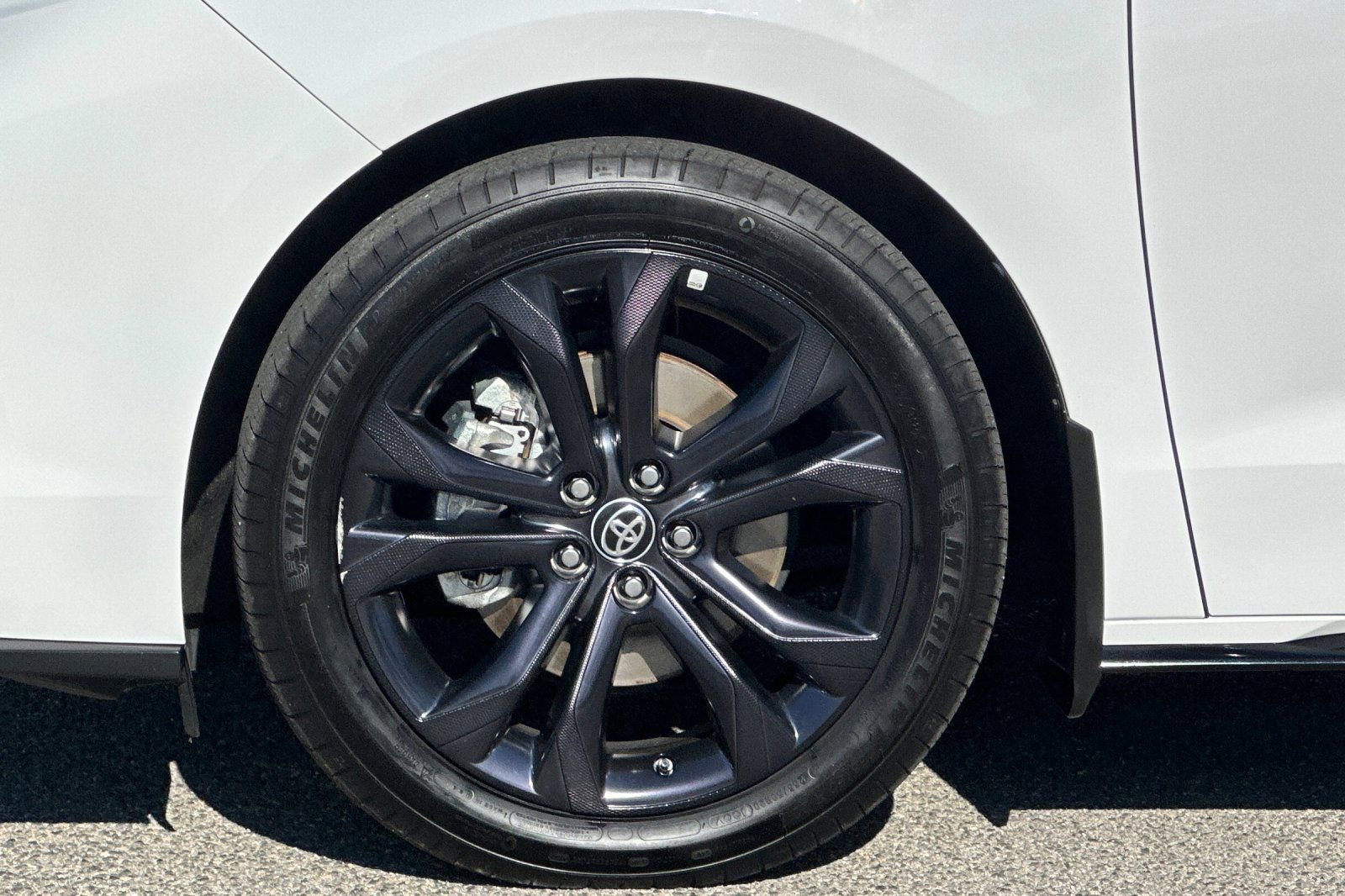 Used 2024 Toyota Sienna XSE w/ XSE Premium Package image 27