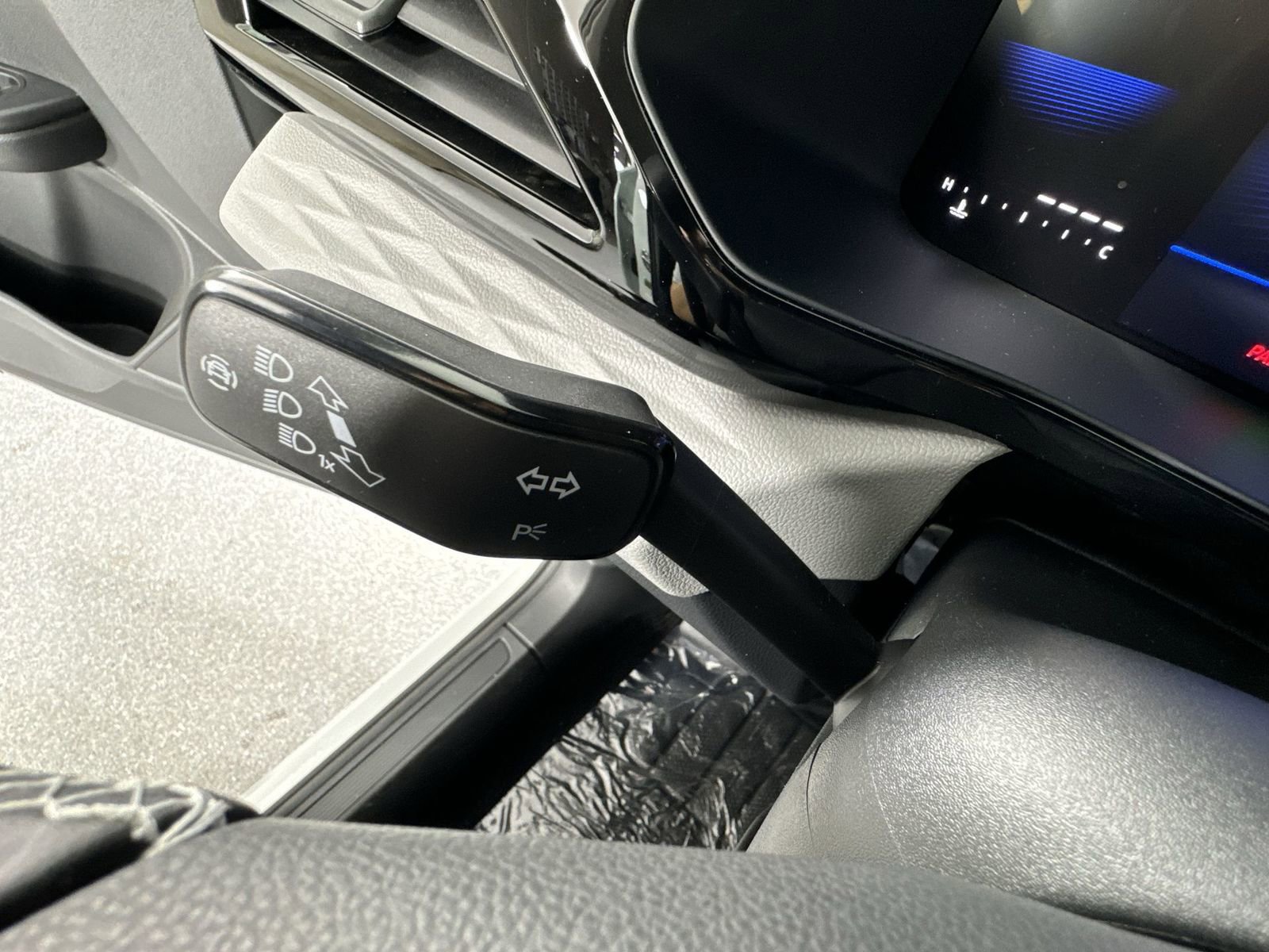 Used 2024 Volkswagen Taos S image 14