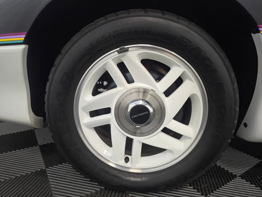 Used 1993 Chevrolet Camaro Z28 image 11