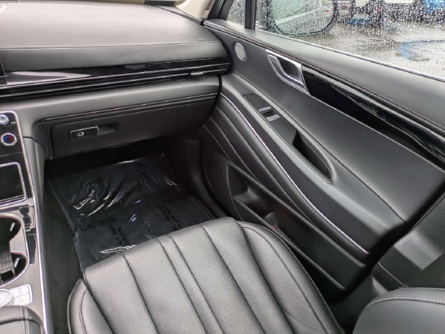 Used 2025 Genesis GV80 2.5T Standard AWD/4WD image 17