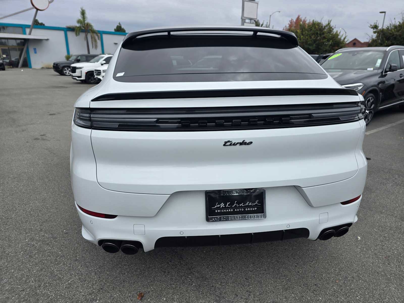 Used 2025 Porsche Cayenne Turbo image 4