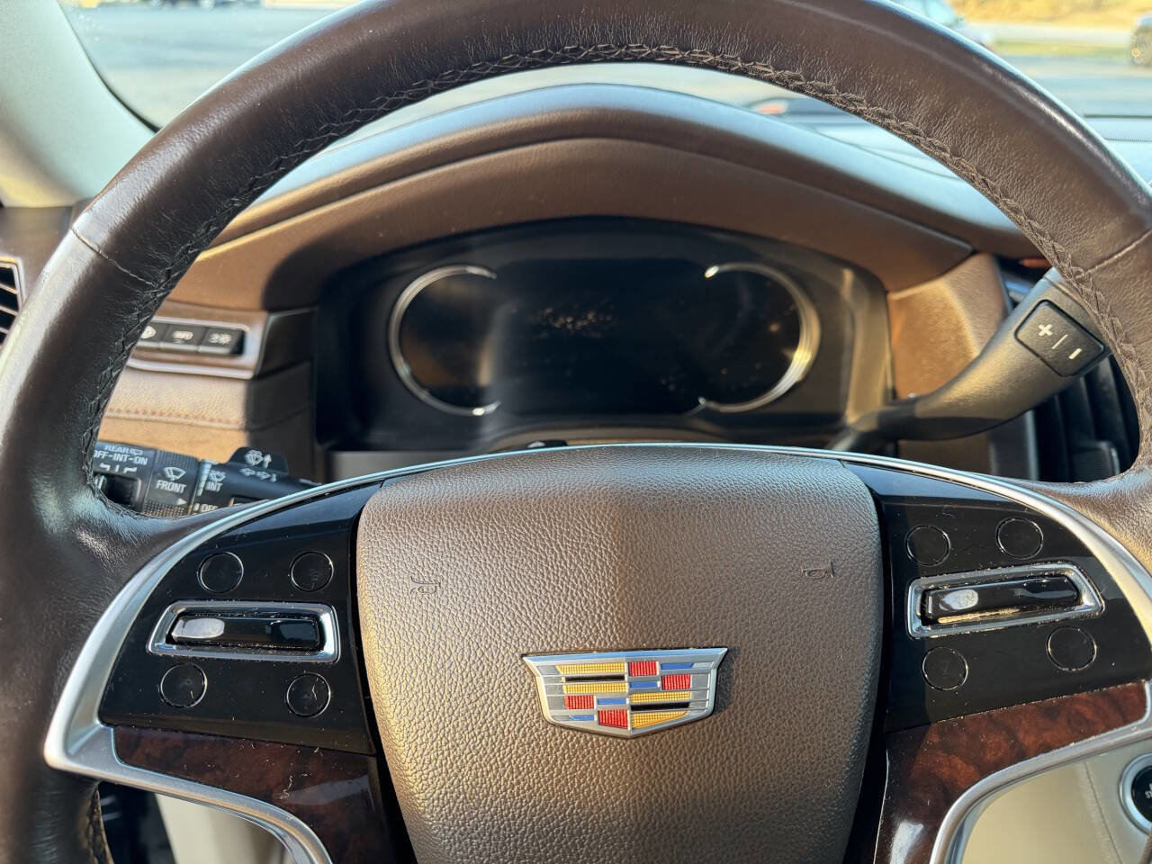 Used 2016 Cadillac Escalade Premium image 15