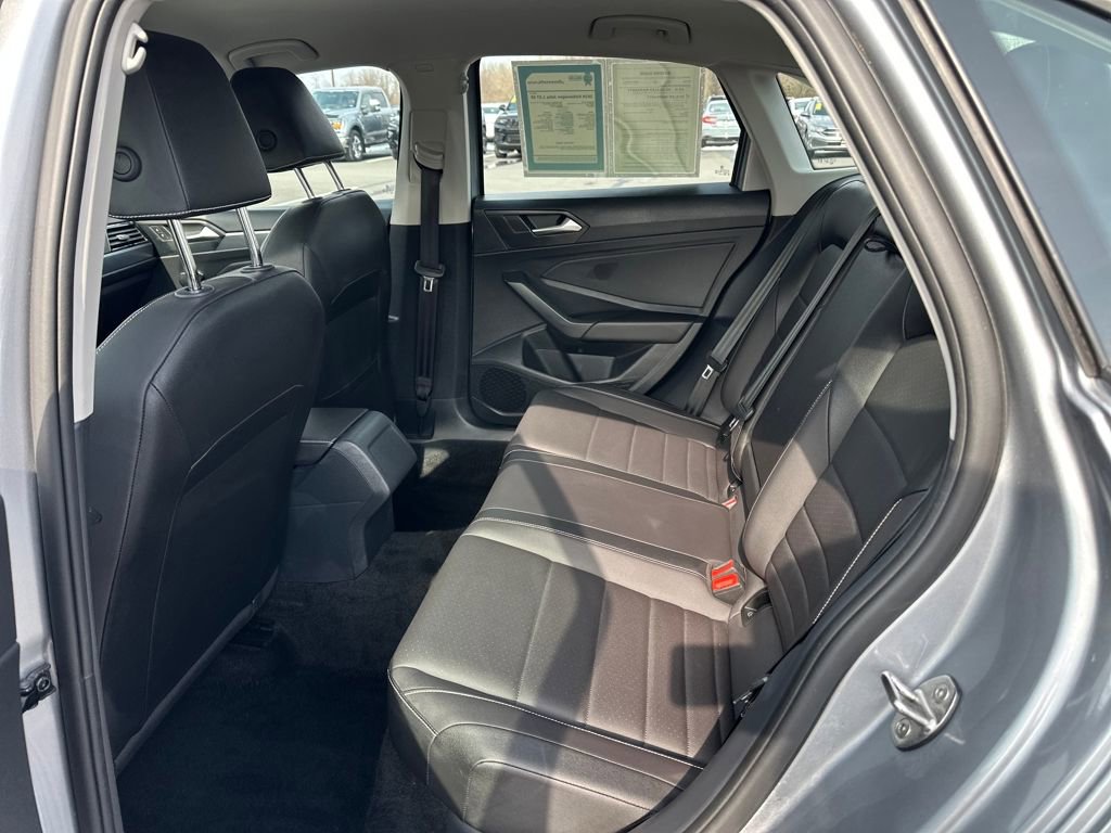 Used 2024 Volkswagen Jetta SE image 16