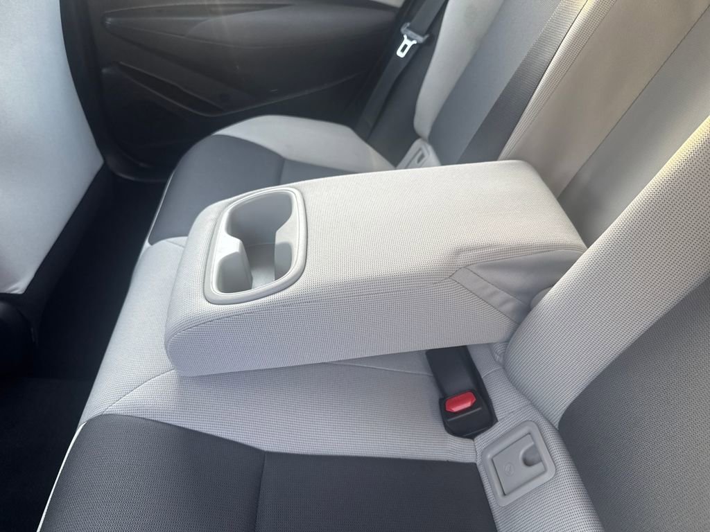 Used 2025 Toyota Corolla LE image 36