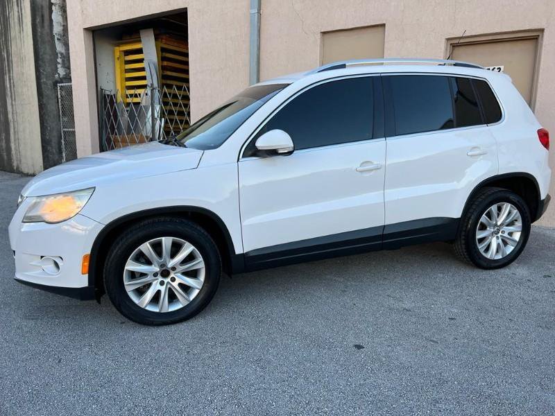 Used 2009 Volkswagen Tiguan SEL FWD image 6