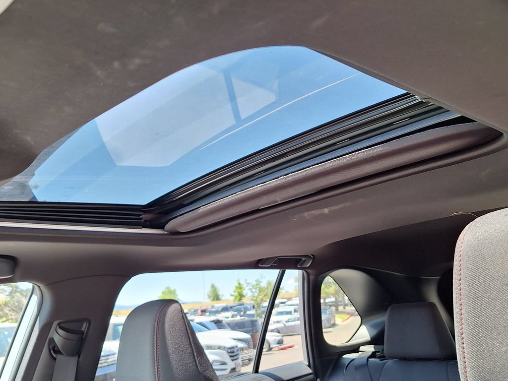 Used 2021 Toyota RAV4 SE w/ Weather & Moonroof Package AWD/4WD image 25