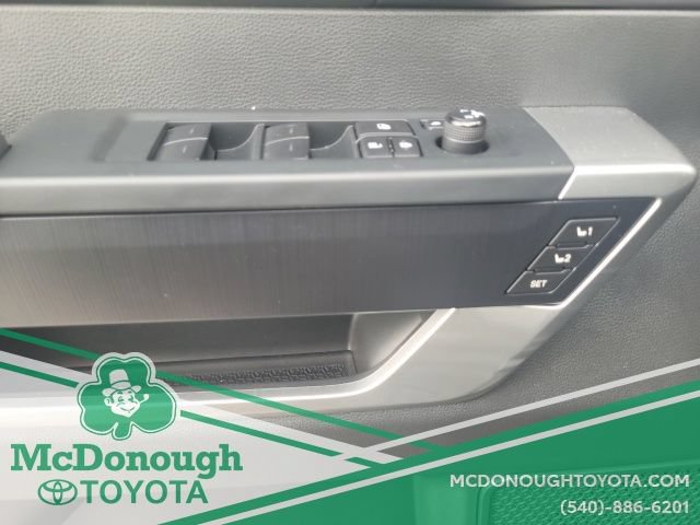Used 2024 Toyota Sequoia Platinum AWD/4WD image 17