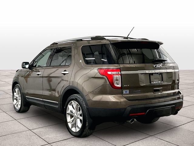 Used 2015 Ford Explorer XLT w/ Equipment Group 202B AWD/4WD image 11