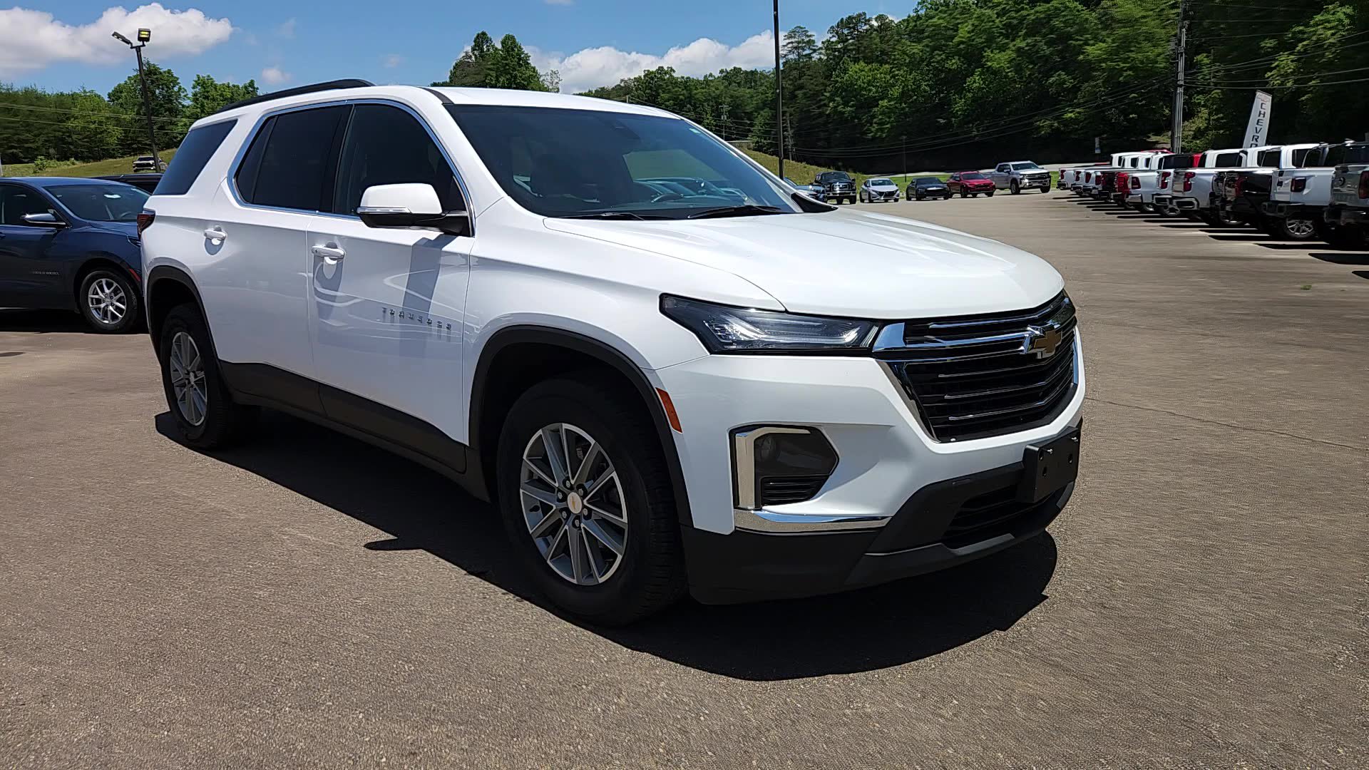 Used 2022 Chevrolet Traverse LT FWD image 4
