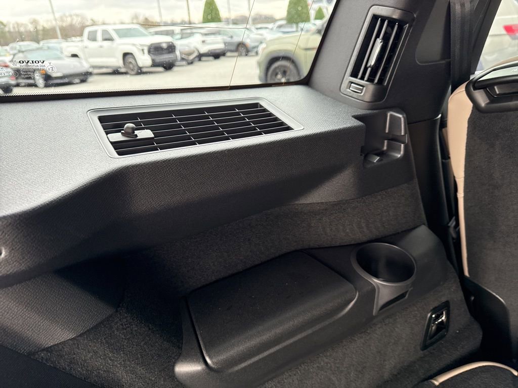 Used 2025 Volvo XC90 B6 Plus image 15