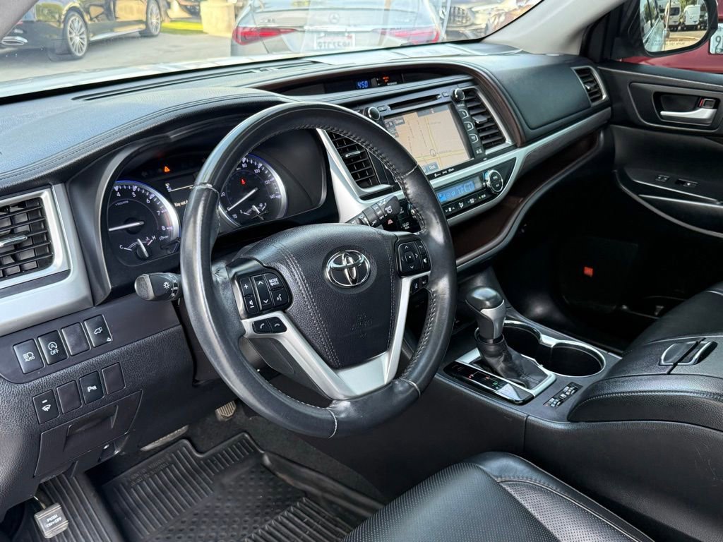 Used 2019 Toyota Highlander Limited AWD/4WD image 20