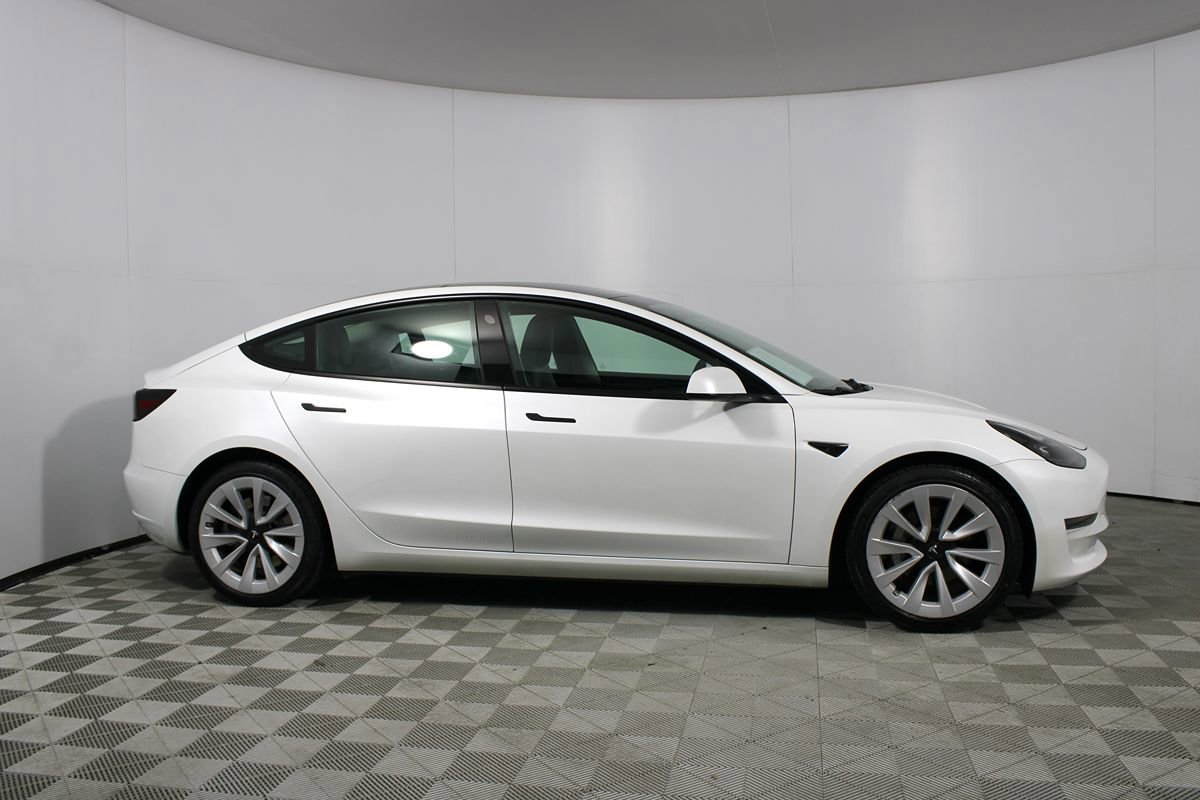 Used 2023 Tesla Model 3 Standard Range image 31