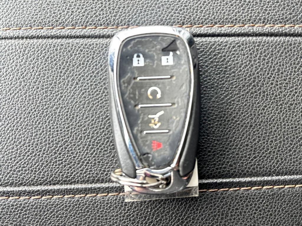 Used 2020 Chevrolet Traverse LT image 25