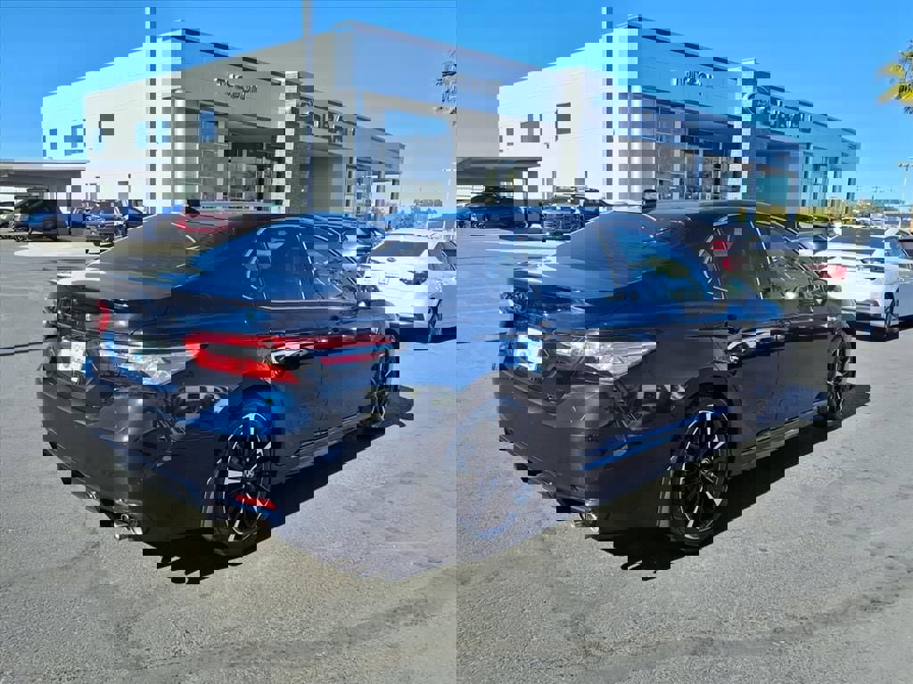 Used 2020 Toyota Camry XSE image 11