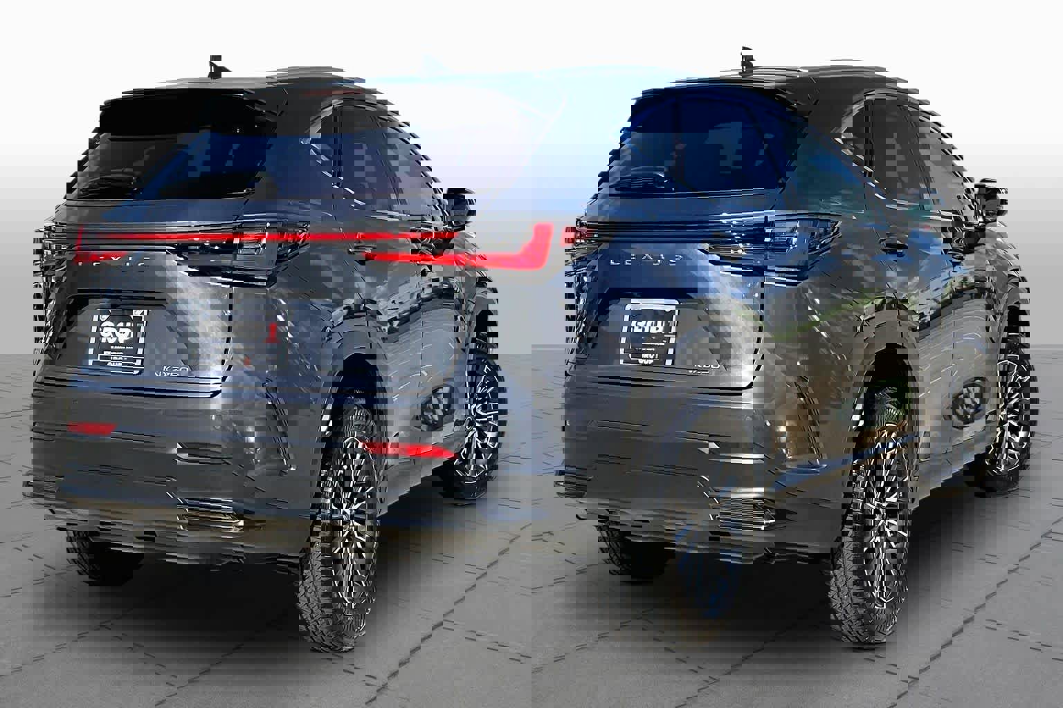 Used 2025 Lexus NX 250 FWD w/ Towing Package (2000 Lbs) image 13