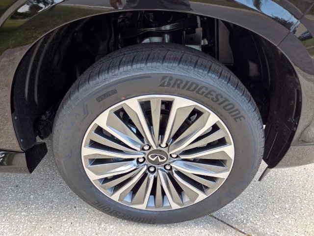 New 2027 INFINITI QX80 Luxe w/ Cargo Package RWD image 10