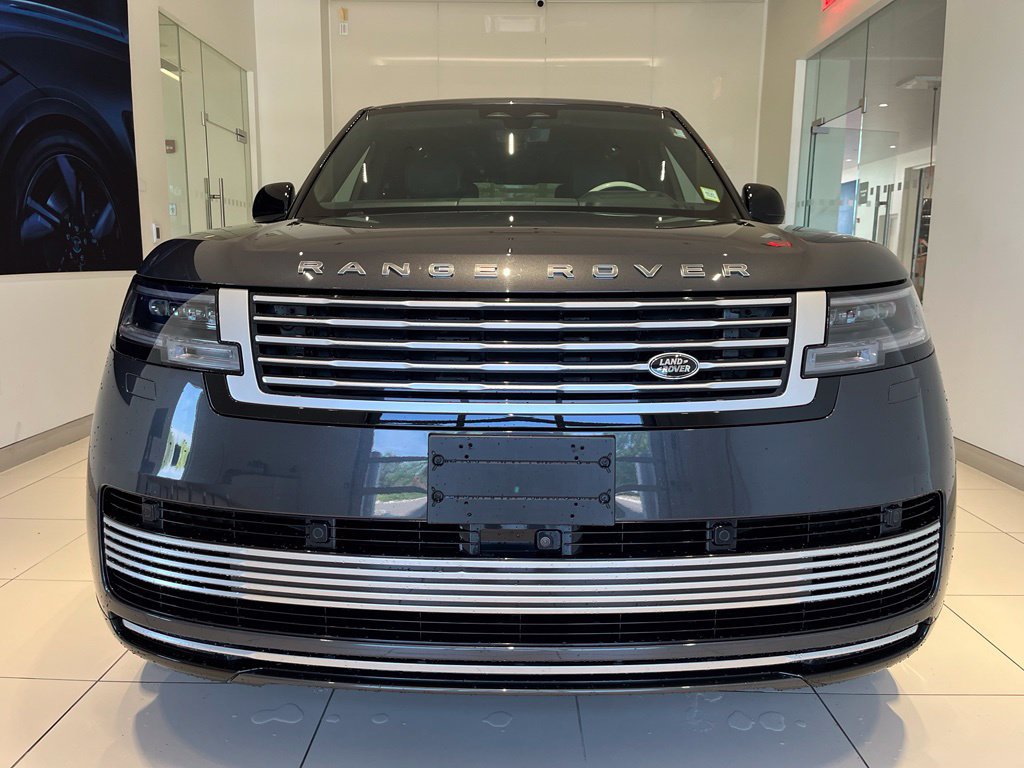 Used 2024 Land Rover Range Rover SV AWD/4WD image 11