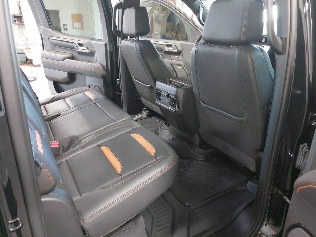 Used 2022 GMC Sierra 1500 AT4 w/ AT4 Premium Package AWD/4WD image 11