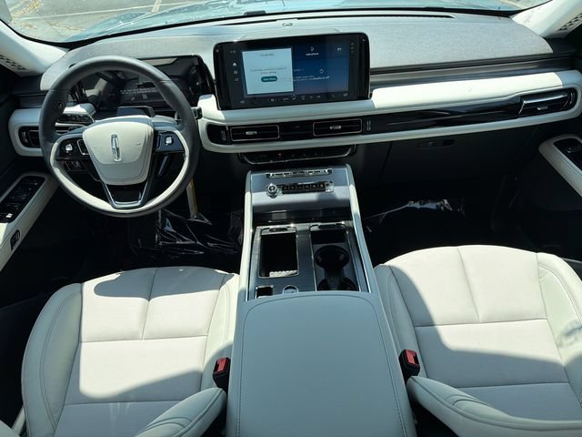 New 2026 Lincoln Aviator 2WD w/ Jet Appearance Package image 23