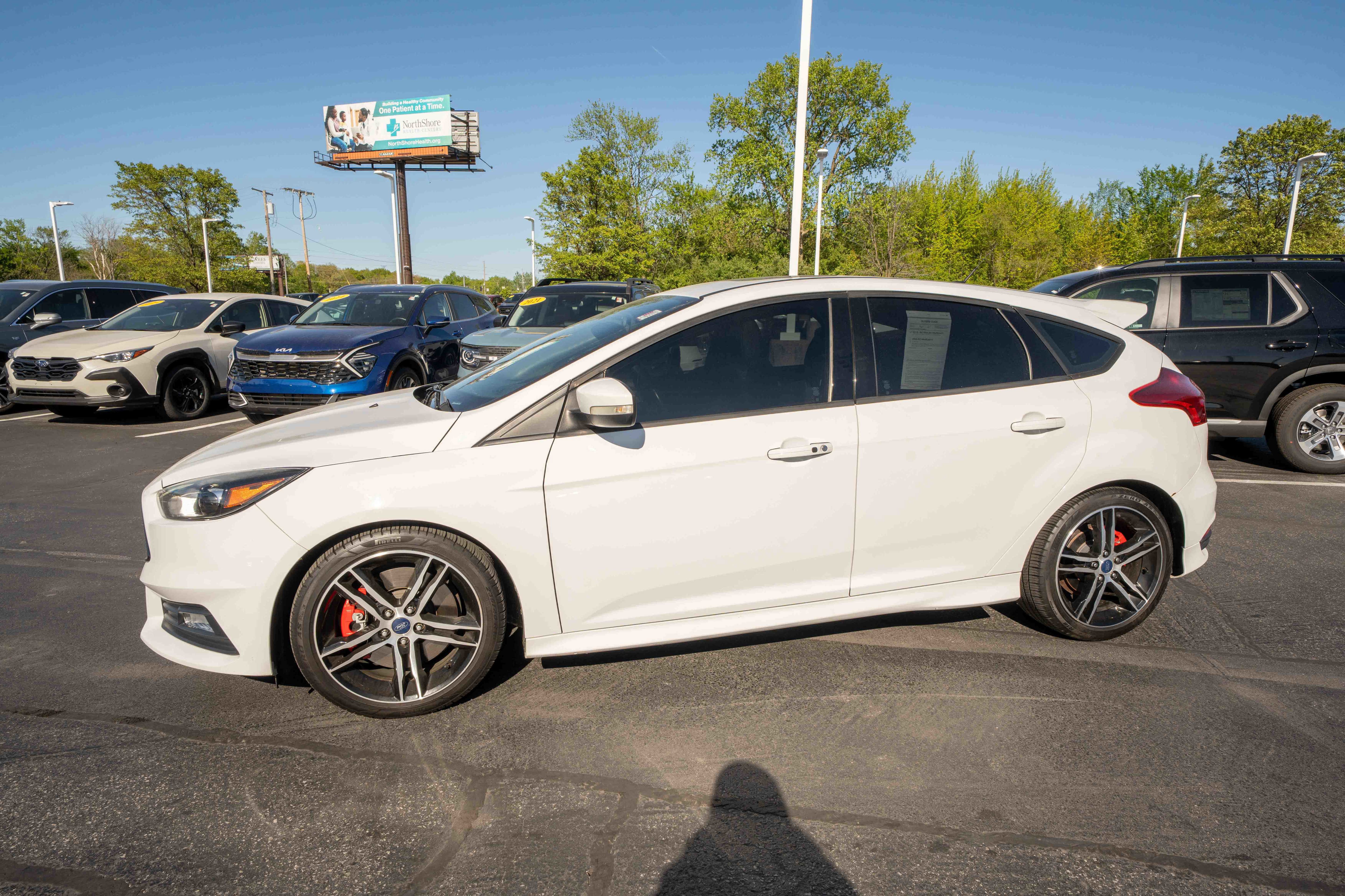 Used 2017 Ford Focus ST w/ Equipment Group 401A FWD image 3