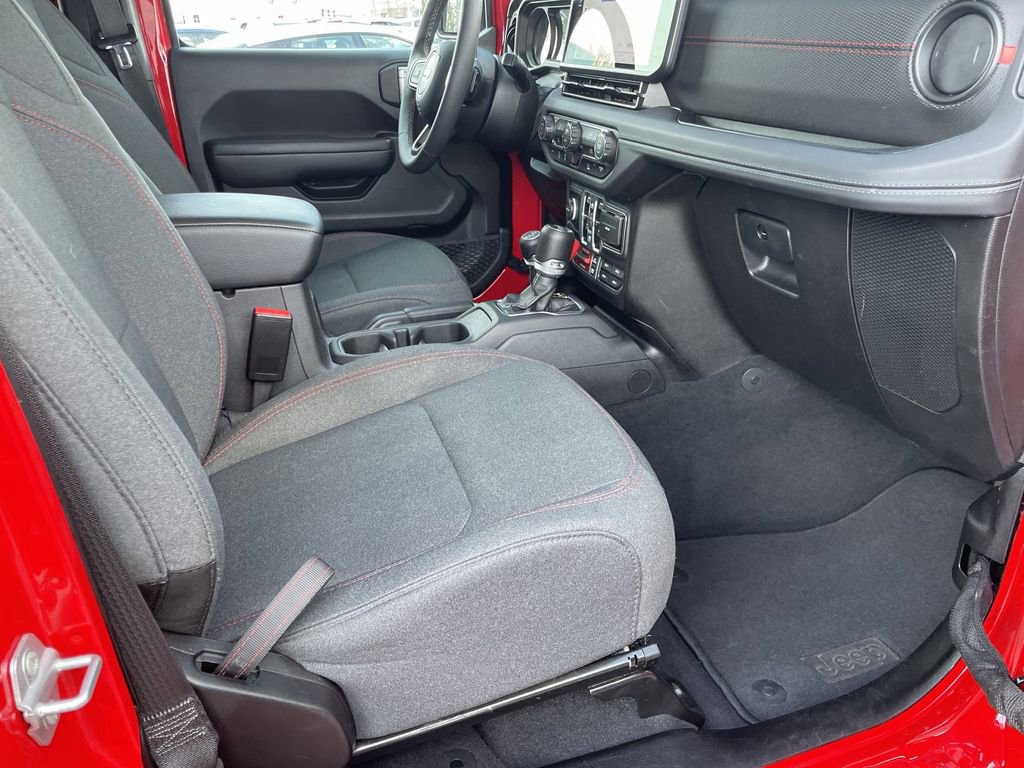 Used 2025 Jeep Wrangler Unlimited Rubicon image 31