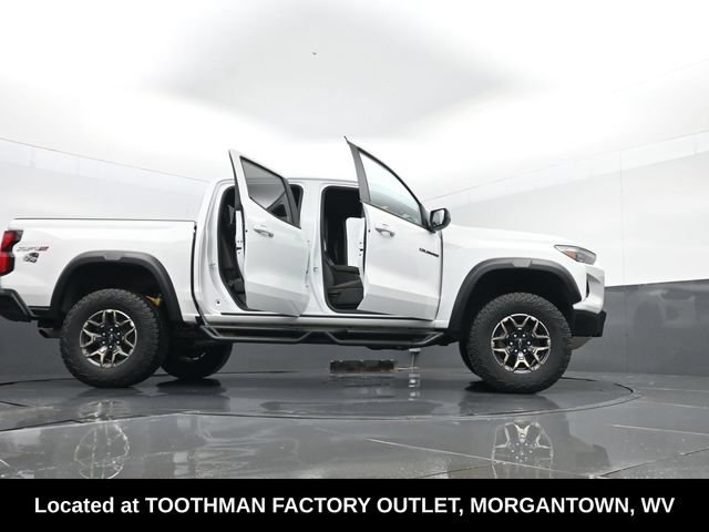 Used 2023 Chevrolet Colorado ZR2 AWD/4WD image 31