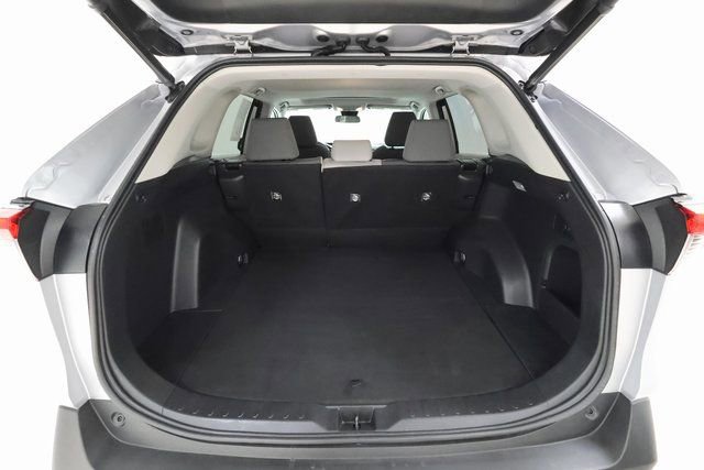 Used 2021 Toyota RAV4 XLE w/ Convenience Package image 17