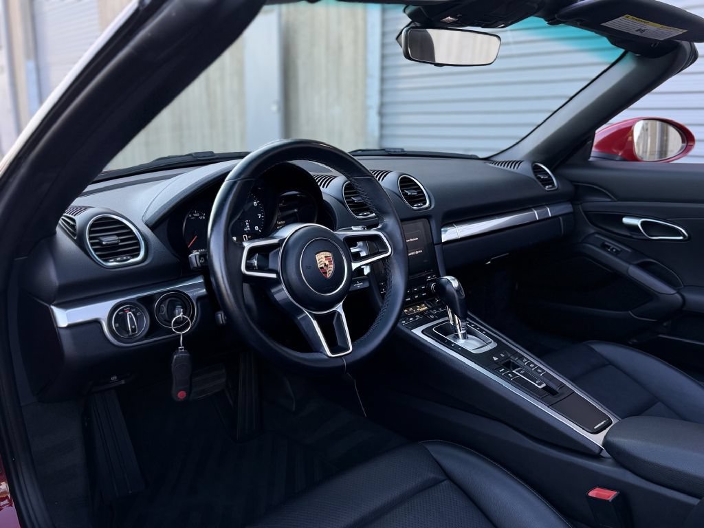 Used 2020 Porsche 718 Boxster RWD image 18