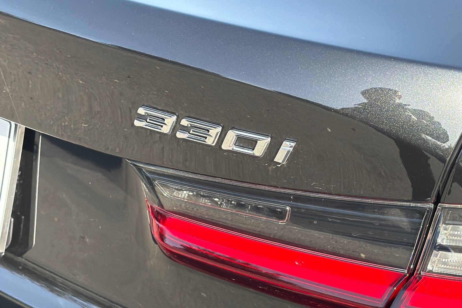 Used 2025 BMW 330i Sedan w/ Premium Package image 39