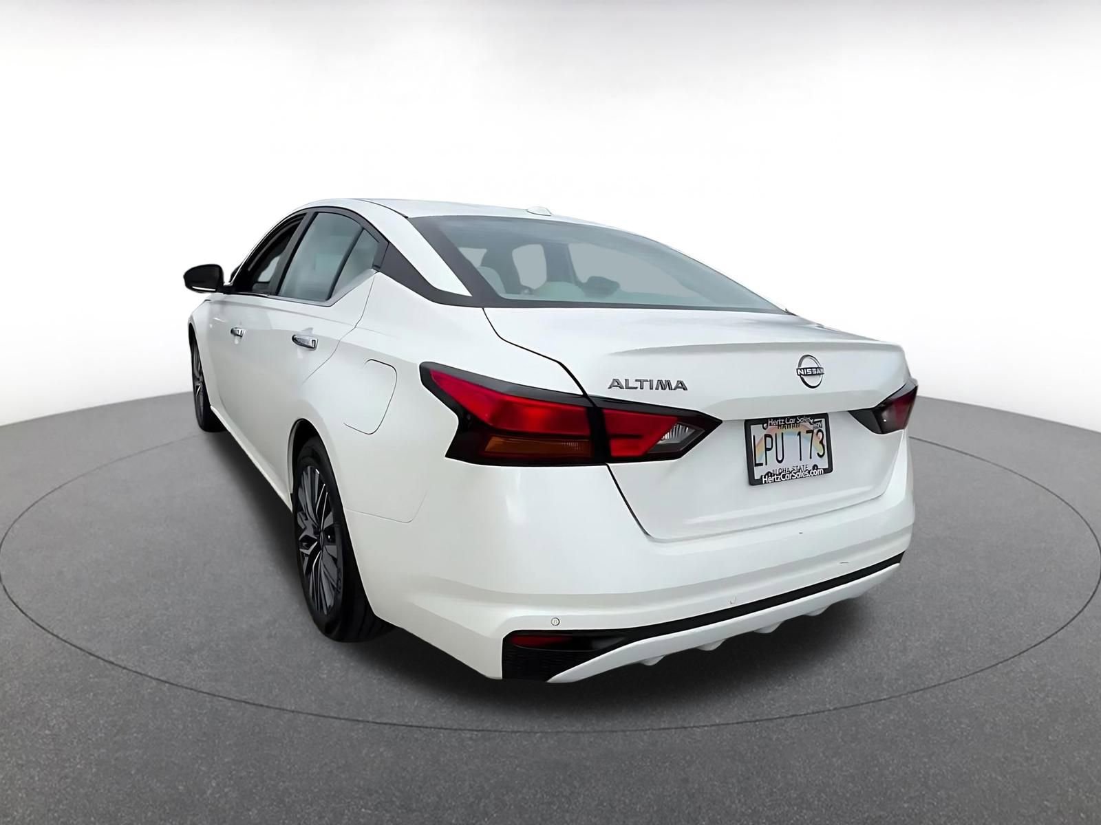 Used 2025 Nissan Altima 2.5 SV image 11