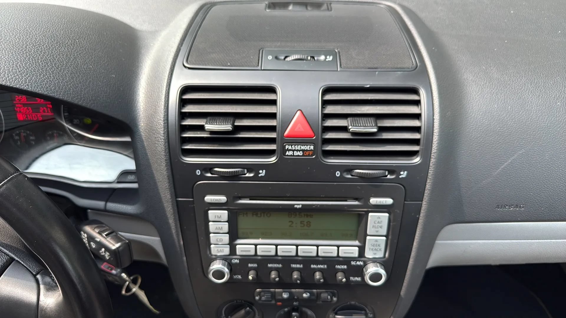 Used 2009 Volkswagen Jetta SE FWD image 21