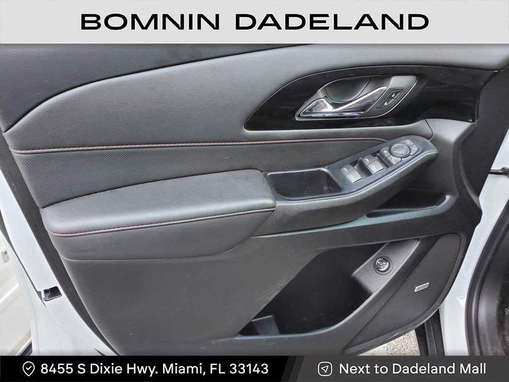 Used 2022 Chevrolet Traverse RS image 16