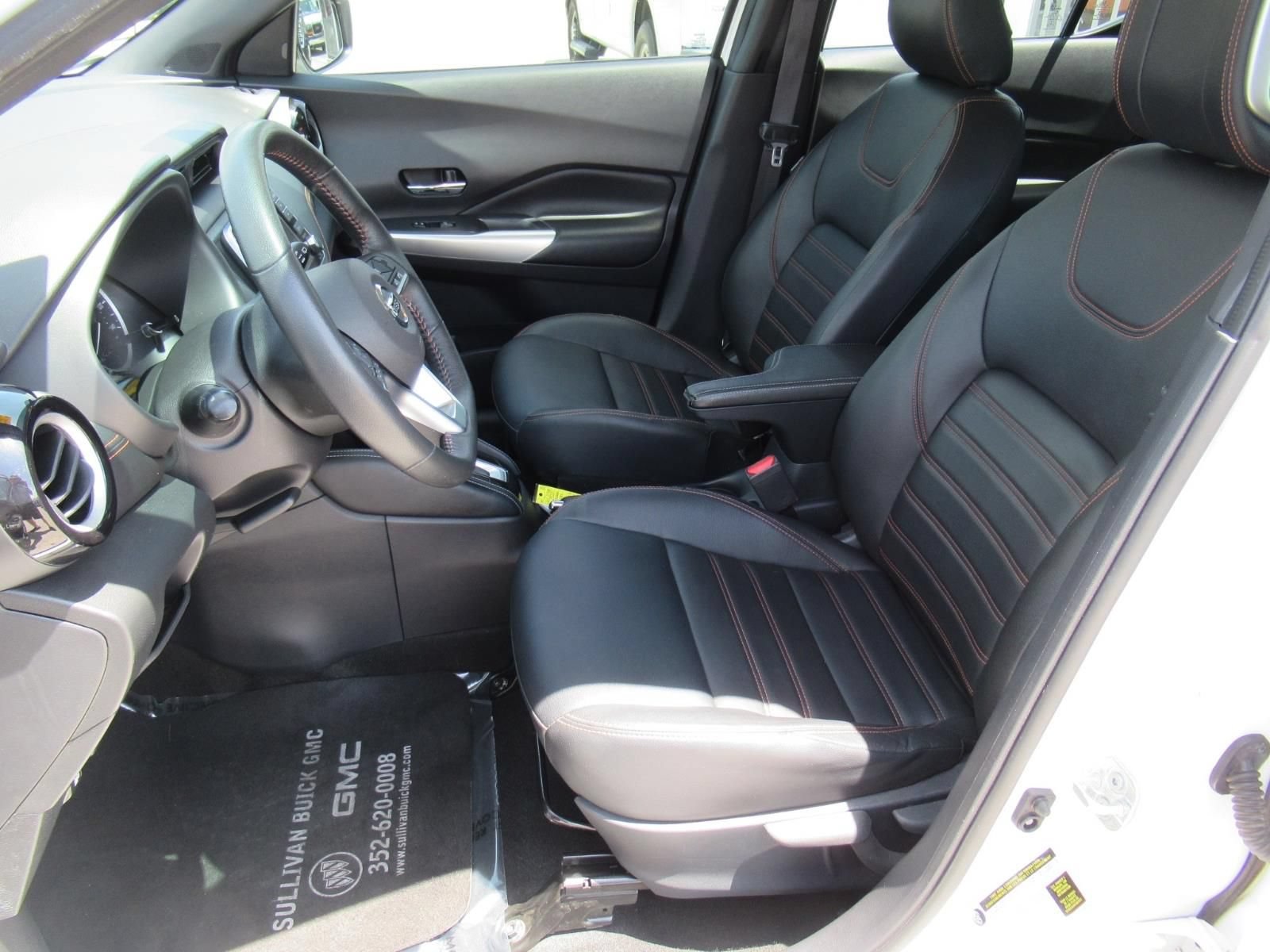 Used 2020 Nissan Kicks SR w/ SR Premium Package FWD image 17