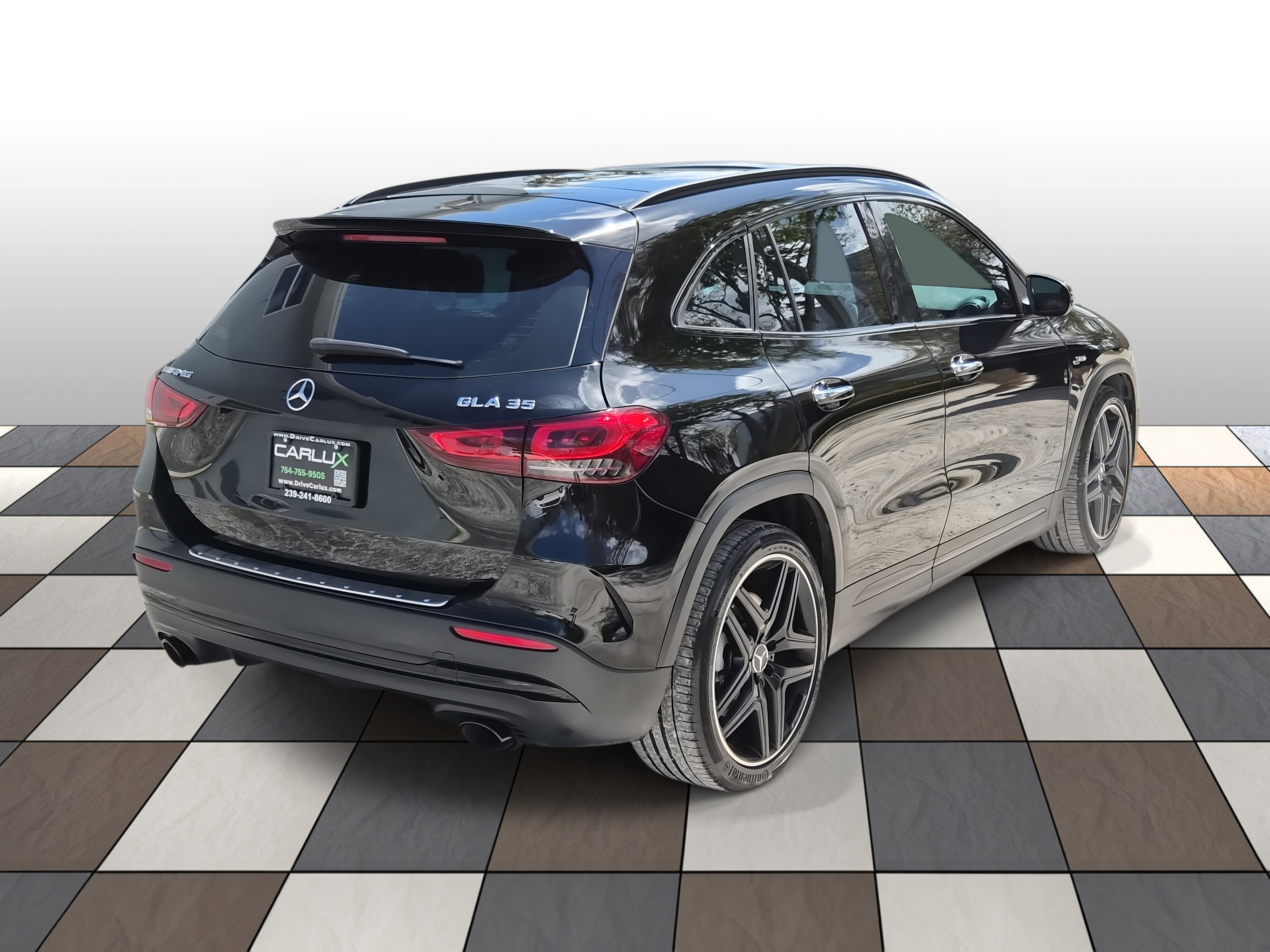 Used 2022 Mercedes-Benz GLA 35 AMG 4MATIC w/ Premium Package Lite image 4