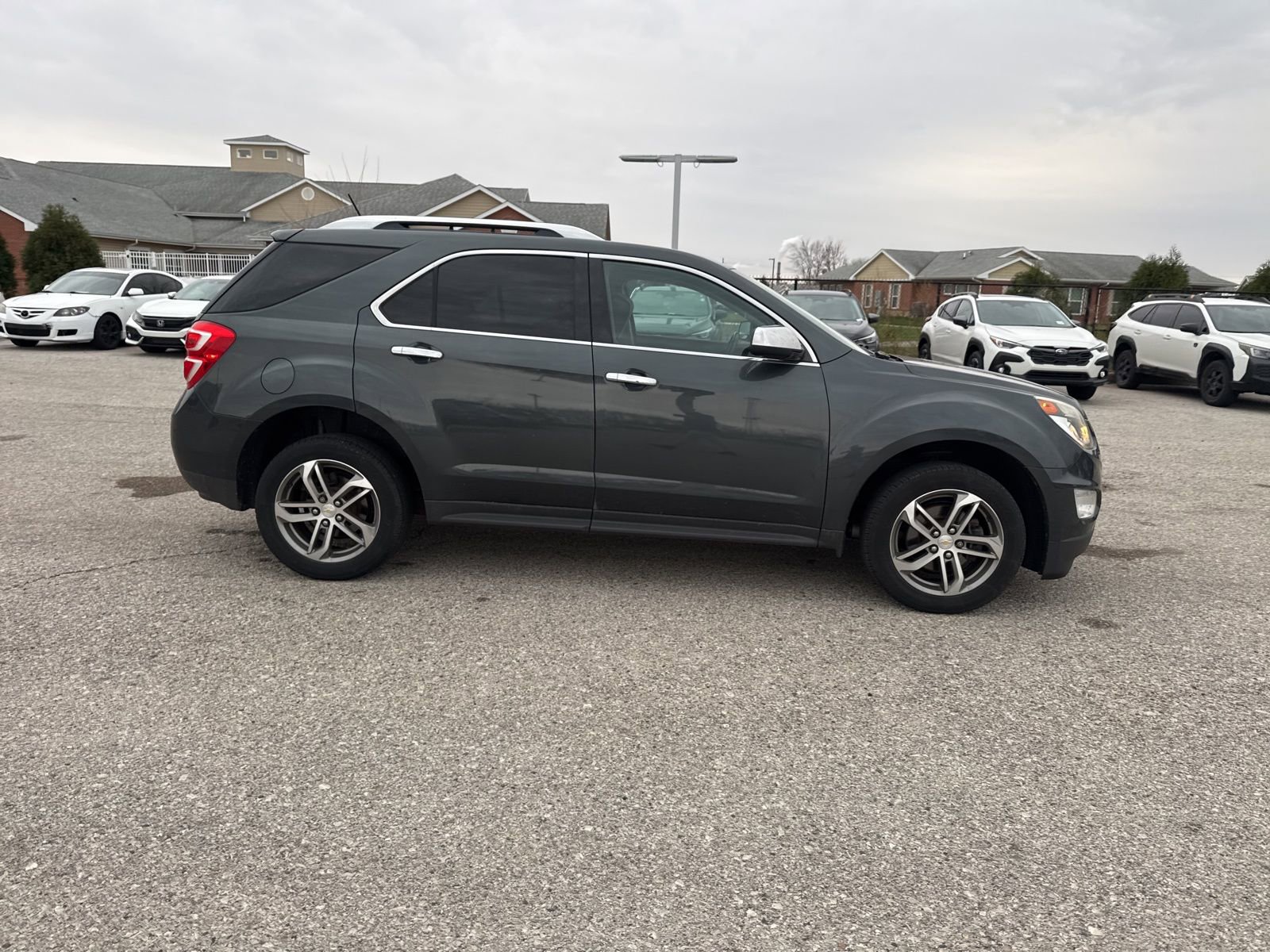Used 2017 Chevrolet Equinox Premier w/ Enhanced Convenience Package image 11