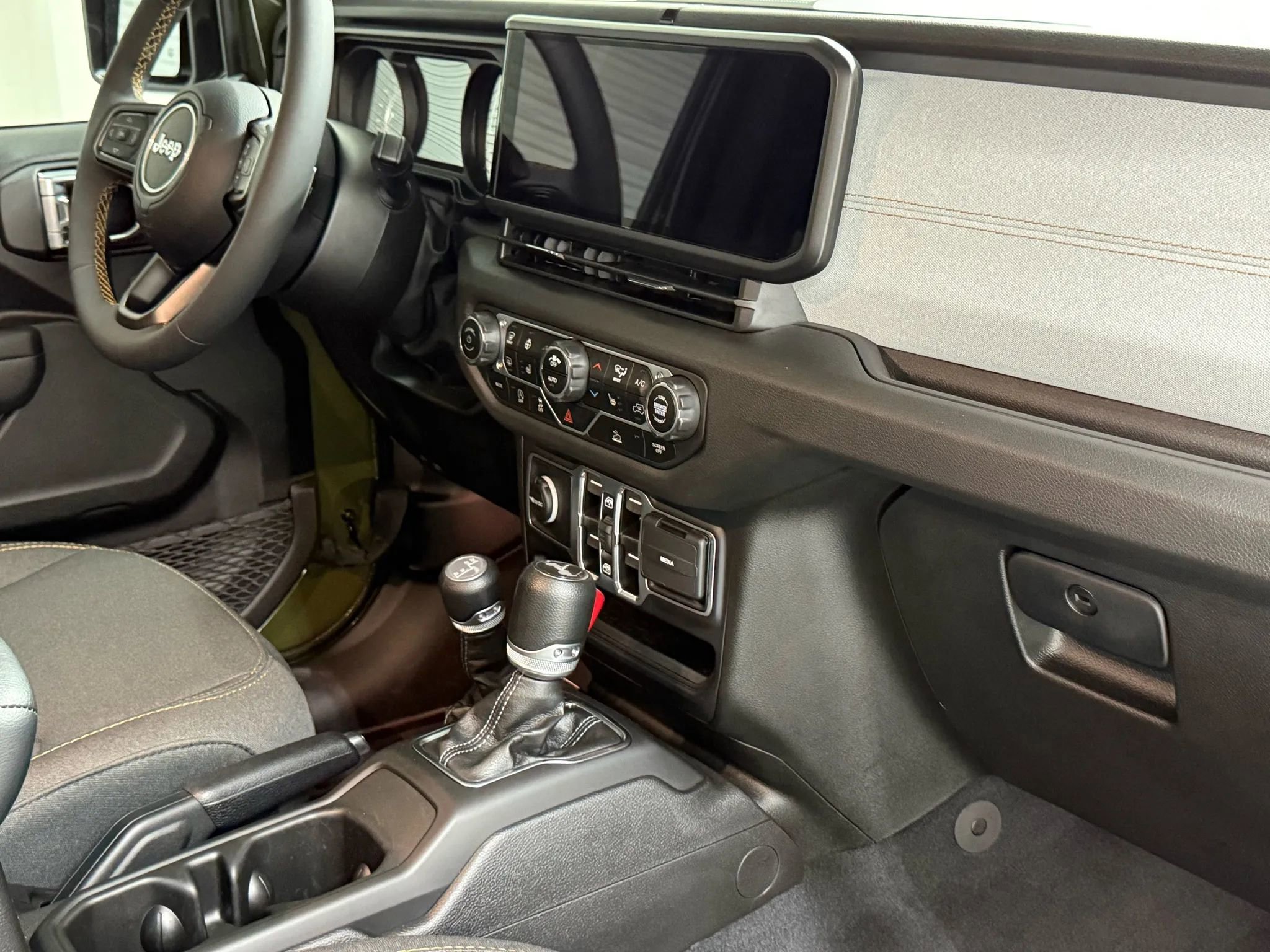 Used 2024 Jeep Wrangler Unlimited Sport image 38