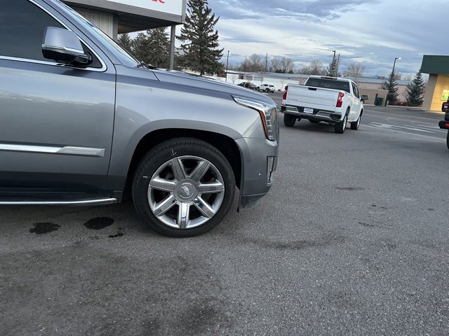 Used 2019 Cadillac Escalade ESV Luxury image 15