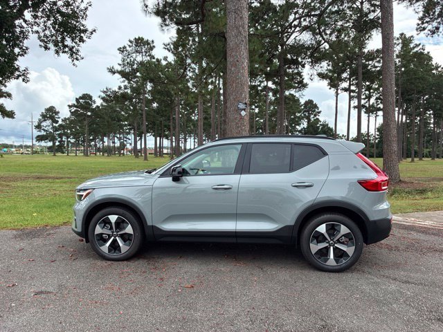 New 2026 Volvo XC40 B5 Plus w/ Protection Package Premier AWD/4WD image 8