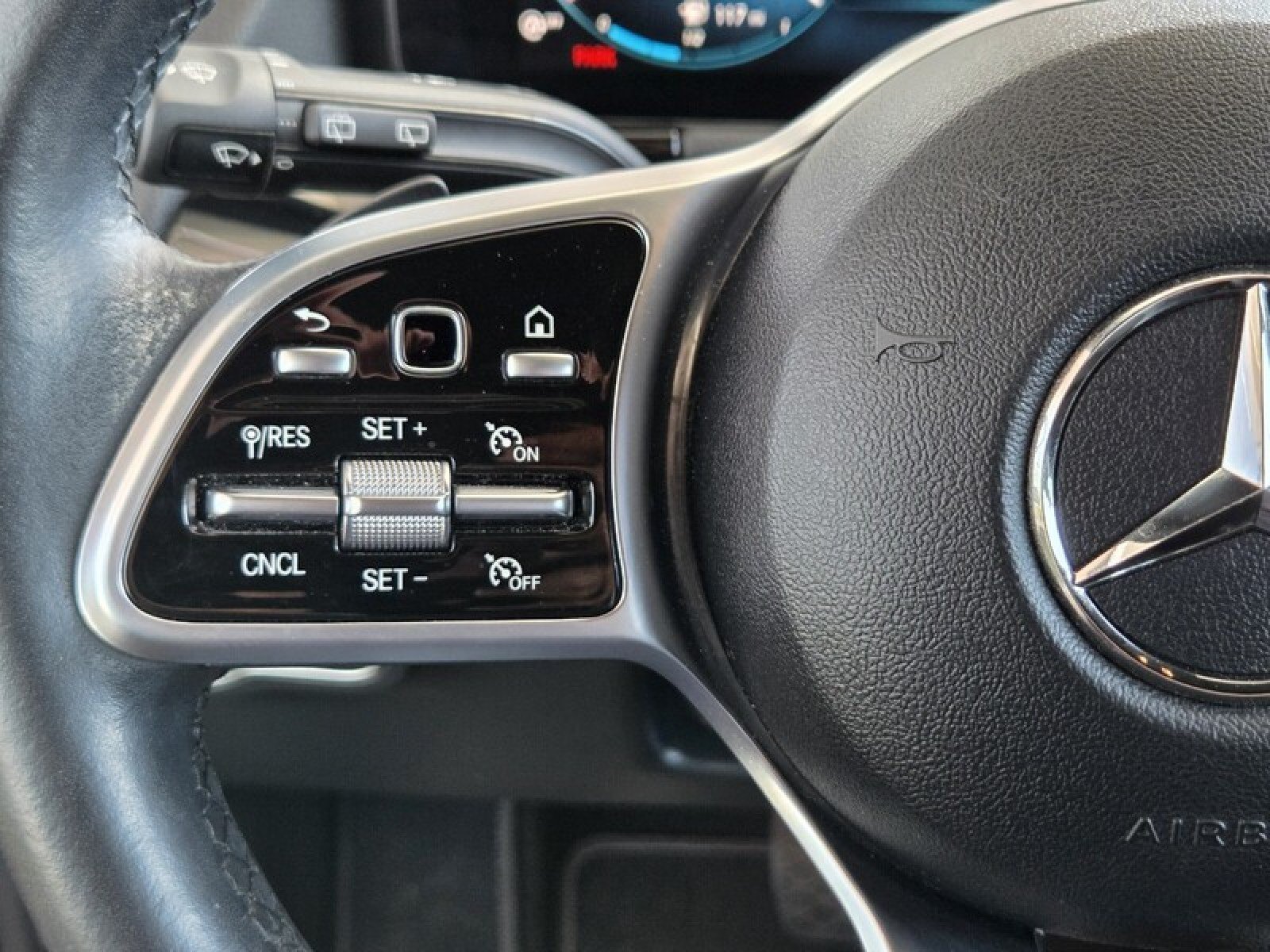 Certified 2023 Mercedes-Benz GLA 250 image 25