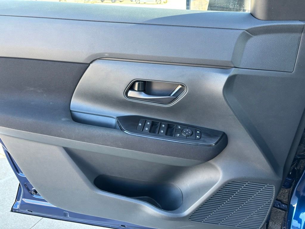 Used 2025 Nissan Kicks S image 19