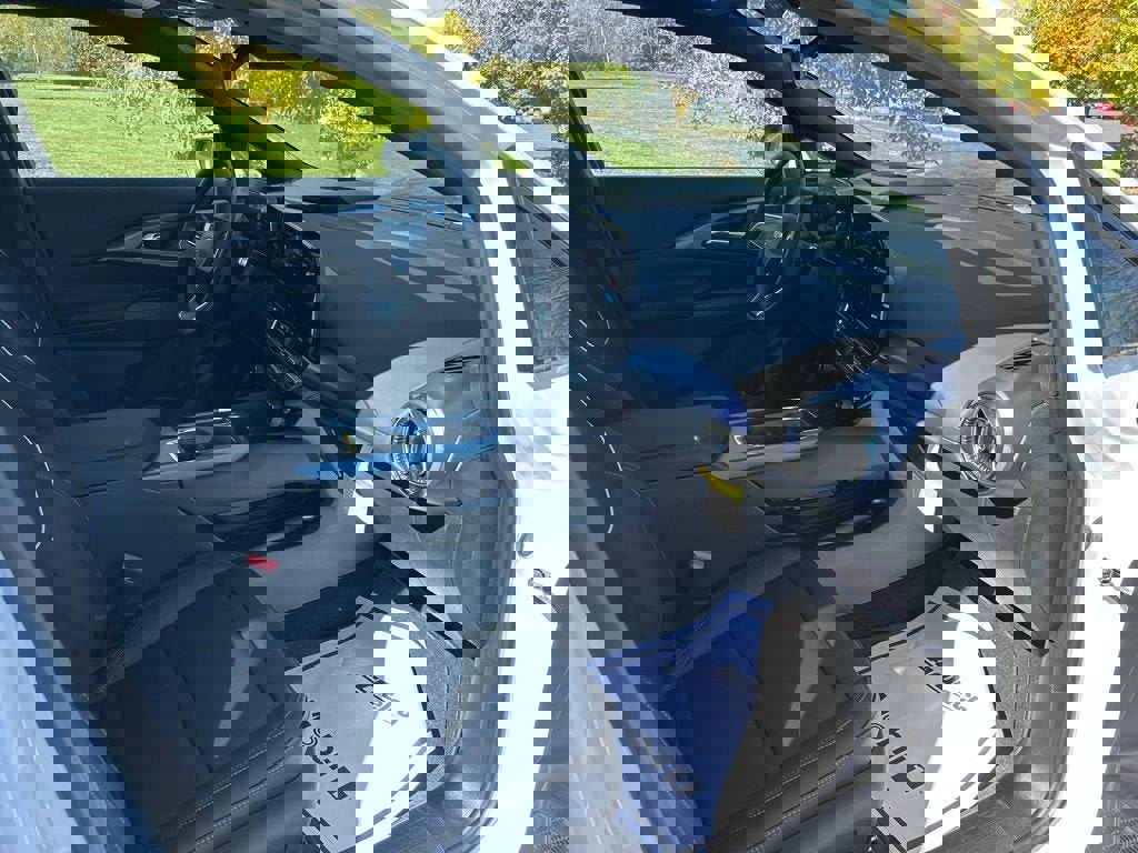 New 2026 Chevrolet Equinox EV LT image 32