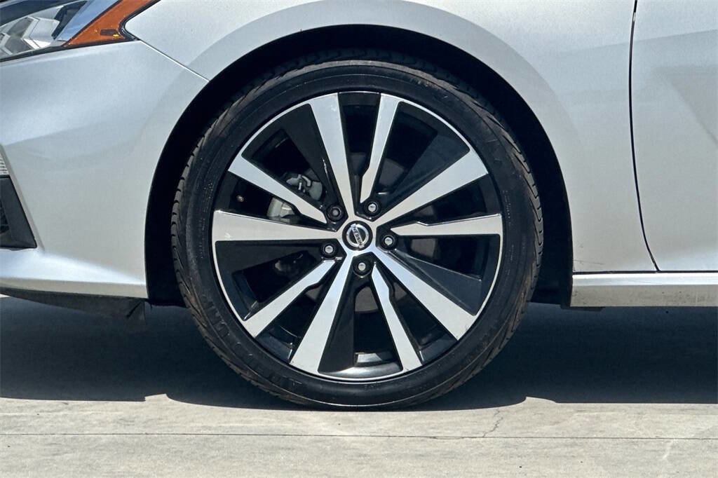 Used 2022 Nissan Altima 2.5 SR image 24