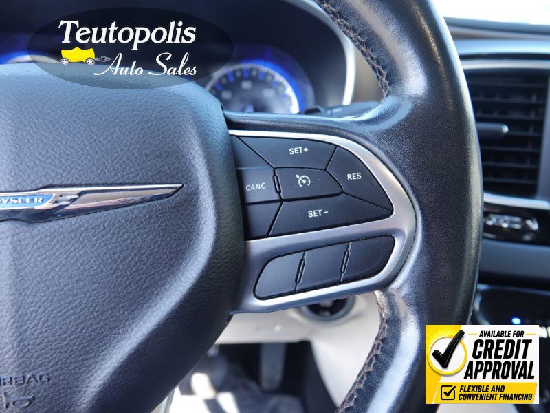 Used 2019 Chrysler Pacifica Touring-L FWD image 23